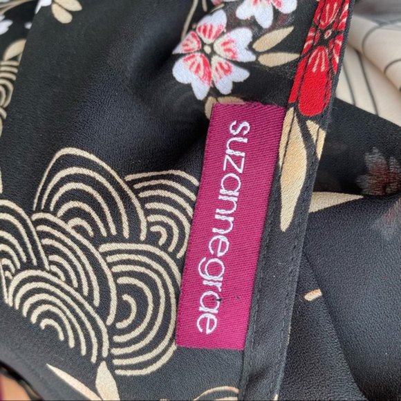 Suzannegrae Y2K Floral Bloe Size 6-8 V-neck - Picture 3 of 6